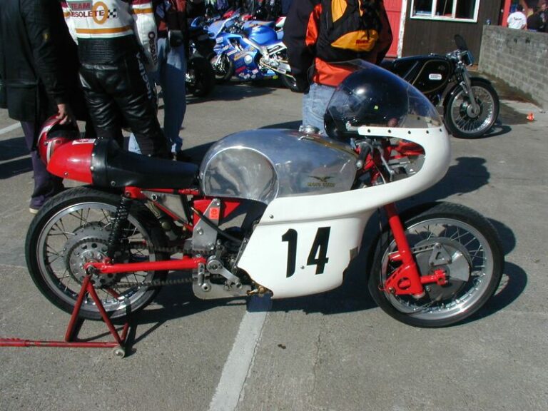 Různé – 2002 TT Isle of Man