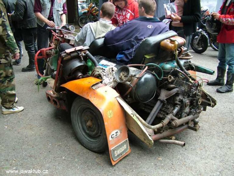 Srazy JAWÁČ – Zajímavé motorky