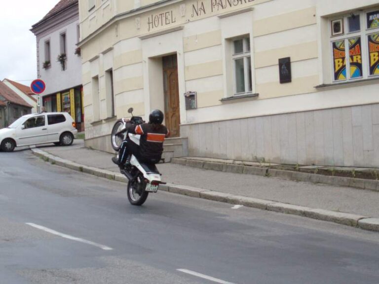 Srazy JAWÁČ – Radek Šustr