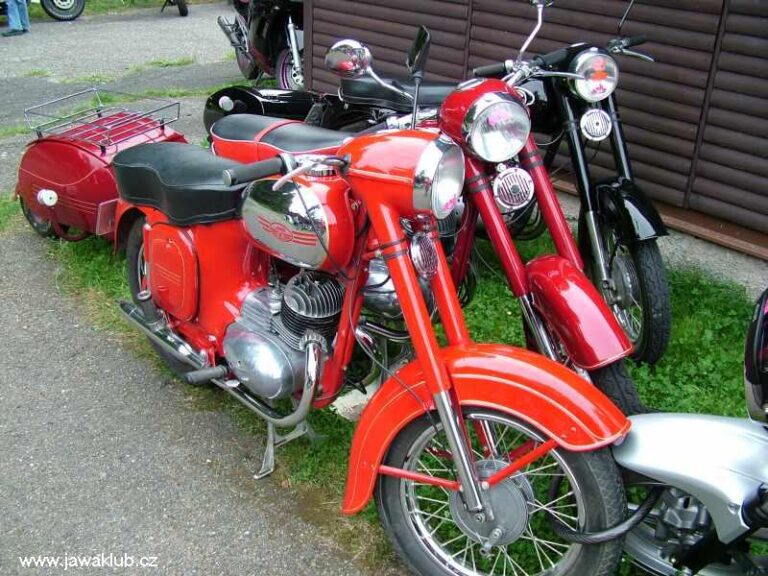 Srazy JAWÁČ – Zajímavé motorky