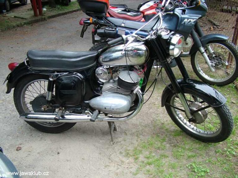 Srazy JAWÁČ – Zajímavé motorky