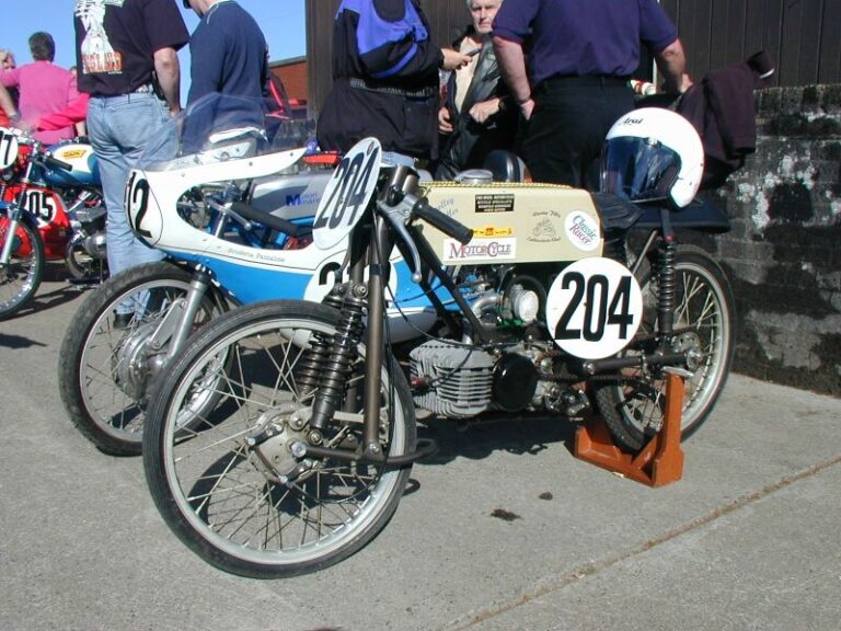 Různé – 2002 TT Isle of Man