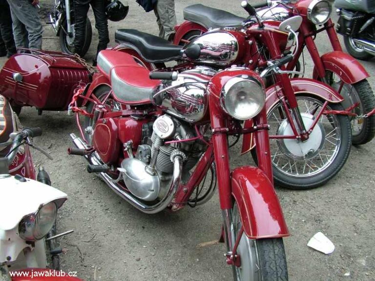 Srazy JAWÁČ – Zajímavé motorky