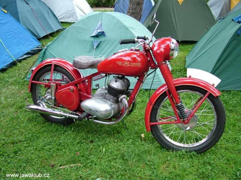 Srazy JAWÁČ – Zajímavé motorky
